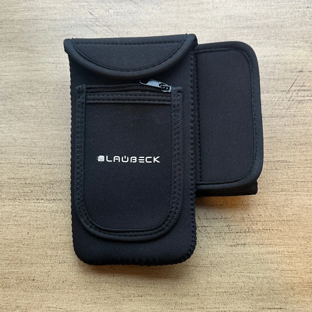 NWOT Blaubeck Black Magnetic Water Bottle Sleeve & Phone Holder